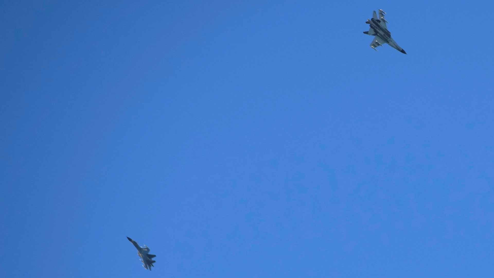 صورة بعنوان: 13 طائرة حربية صينية تعبر الخط الفاصل لمضيق تايوان 