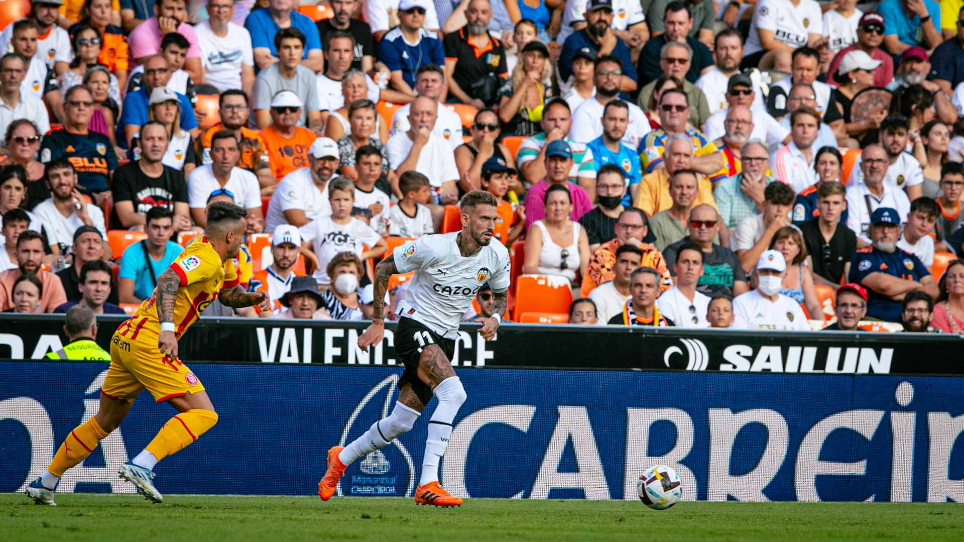 صورة بعنوان: فالنسيا يفوز على جيرونا في الدوري الإسباني لكرة القدم 