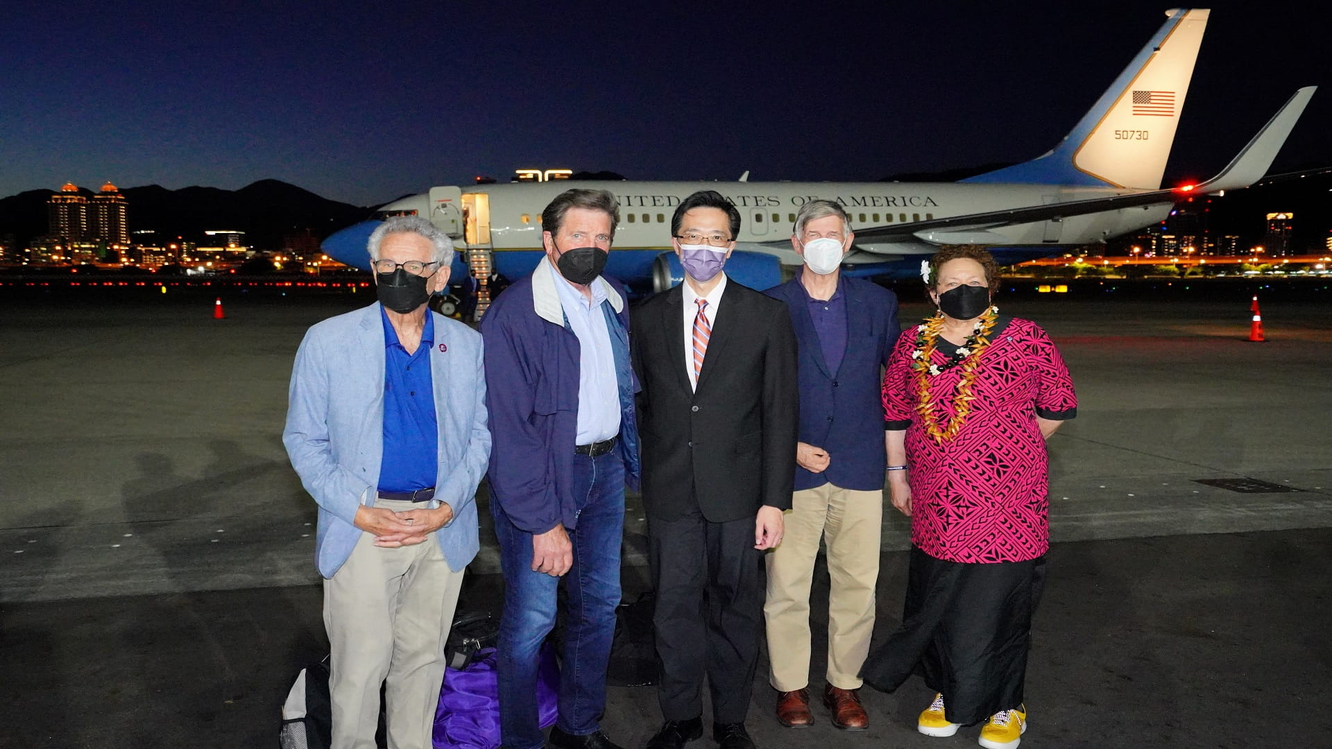 صورة بعنوان: وسط توتر مع الصين.. وصول وفد من الكونغرس الأميركي إلى تايوان 