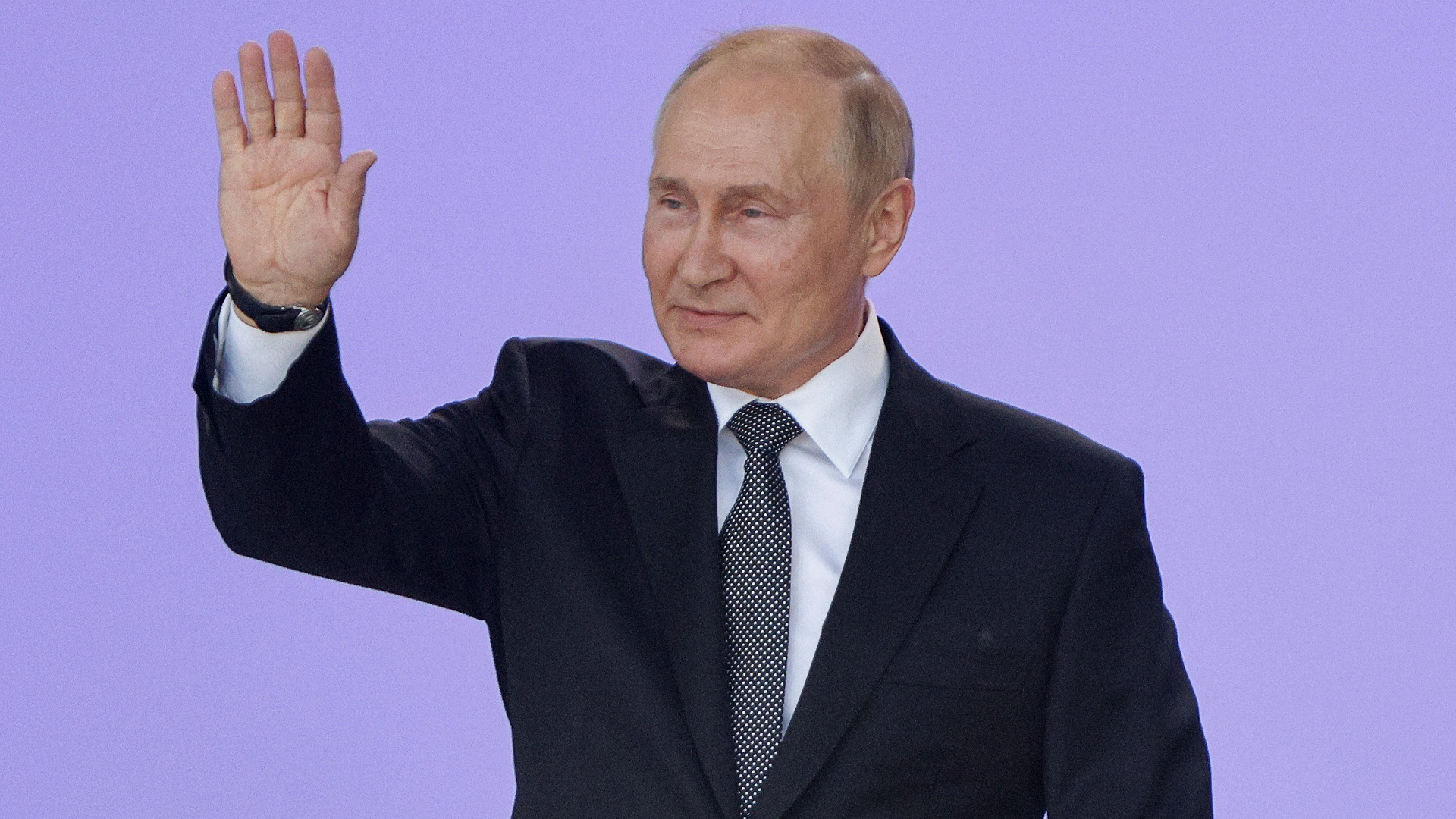 صورة بعنوان: بوتين: روسيا مستعدة لتسليح حلفائها بأحدث أنواع الأسلحة 