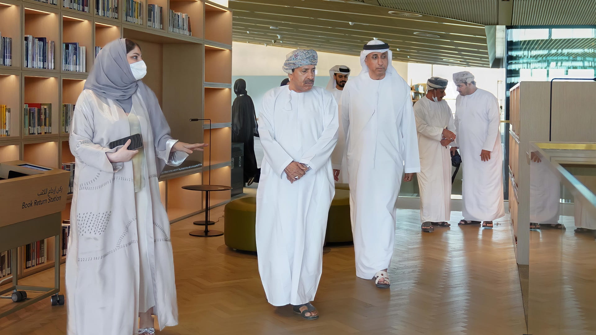 صورة بعنوان: رئيس هيئة وثائق عُمان: سلطان القاسمي رأس الحكمة وراعي العلماء 