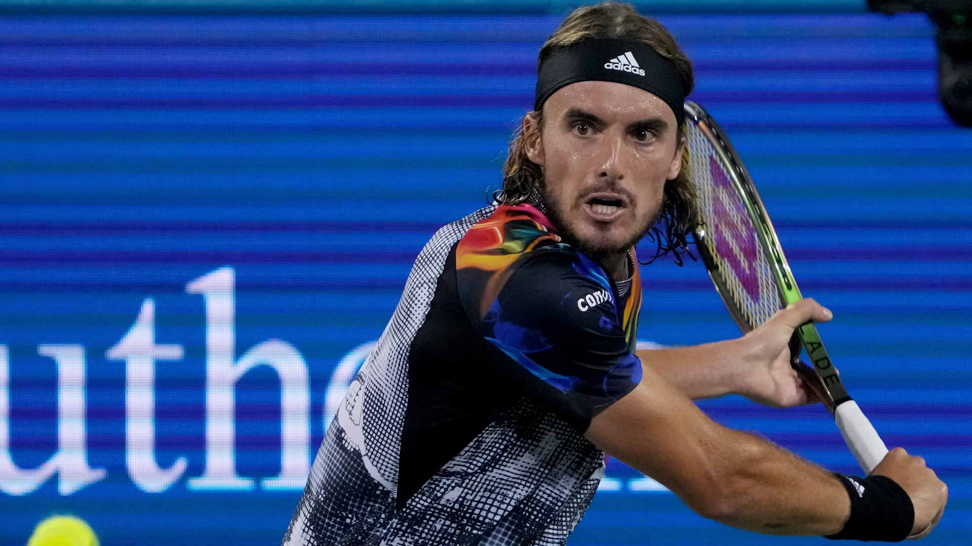 صورة بعنوان: اليوناني تسيتسيباس يتأهل لنهائي سينسيناتي للتنس 