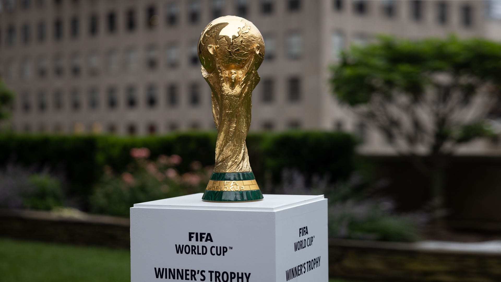 صورة بعنوان: مبيعات تذاكر المونديال وصلت إلى 2.45 مليون تذكرة 