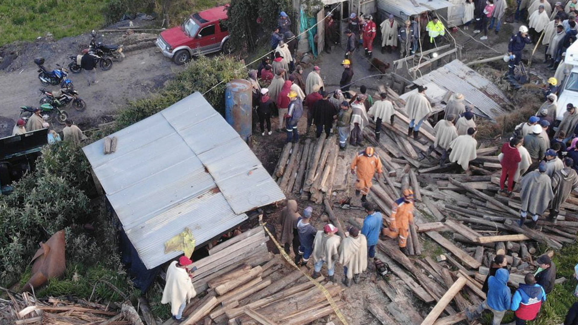 صورة بعنوان: السلطات الكولومبية تعلن إنقاذ 9 عمال علقوا بمنجم للفحم الحجري 