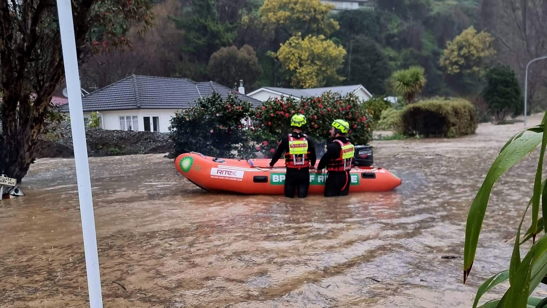 Image for the title: Hundreds evacuated as 'frightening' floods hit N.Zealand 
