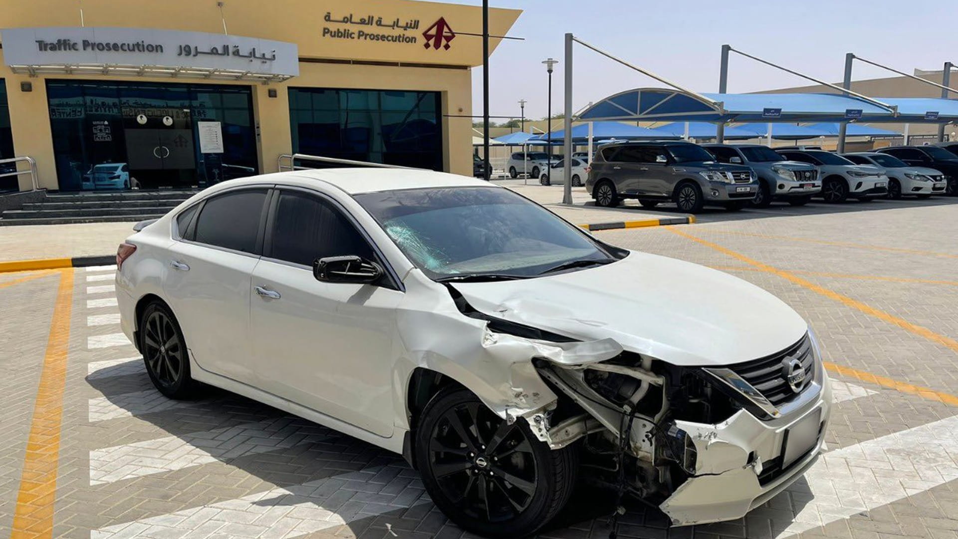 صورة بعنوان: شرطة رأس الخيمة تضبط سائق مركبة هرب من موقع حادث مروري 