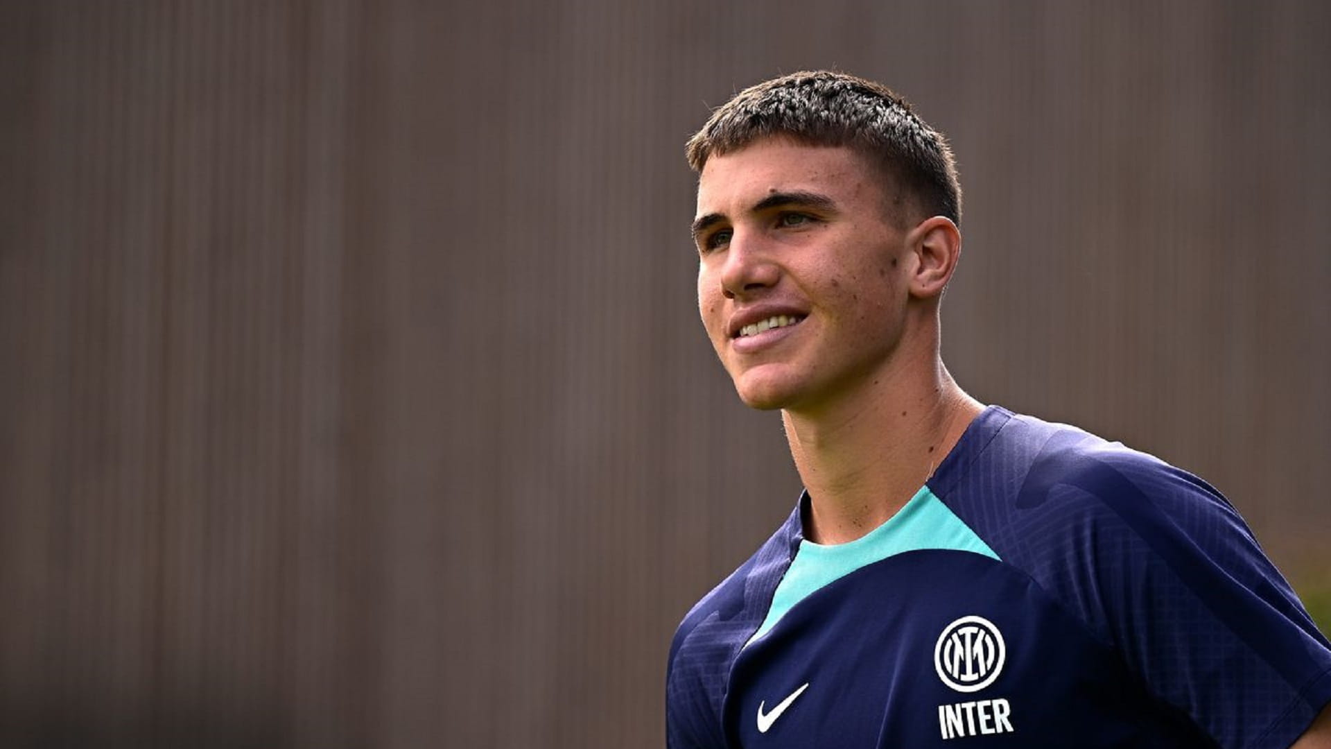 صورة بعنوان: نادي تشيلسي الإنجليزي يضم اللاعب الإيطالي كاسادي من إنتر ميلان 