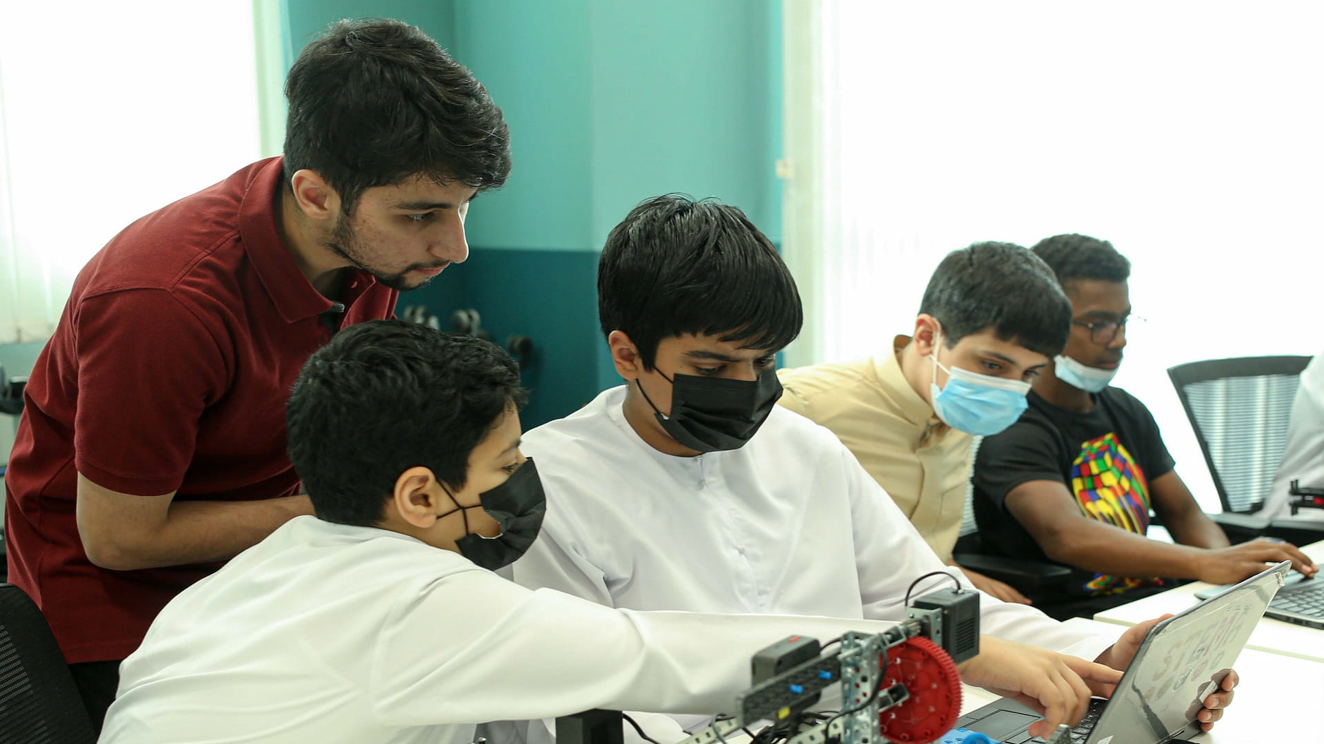 صورة بعنوان: مؤسسة "ربع قرن لصناعة القادة" تختتم برنامج العلوم والتكنولوجيا 