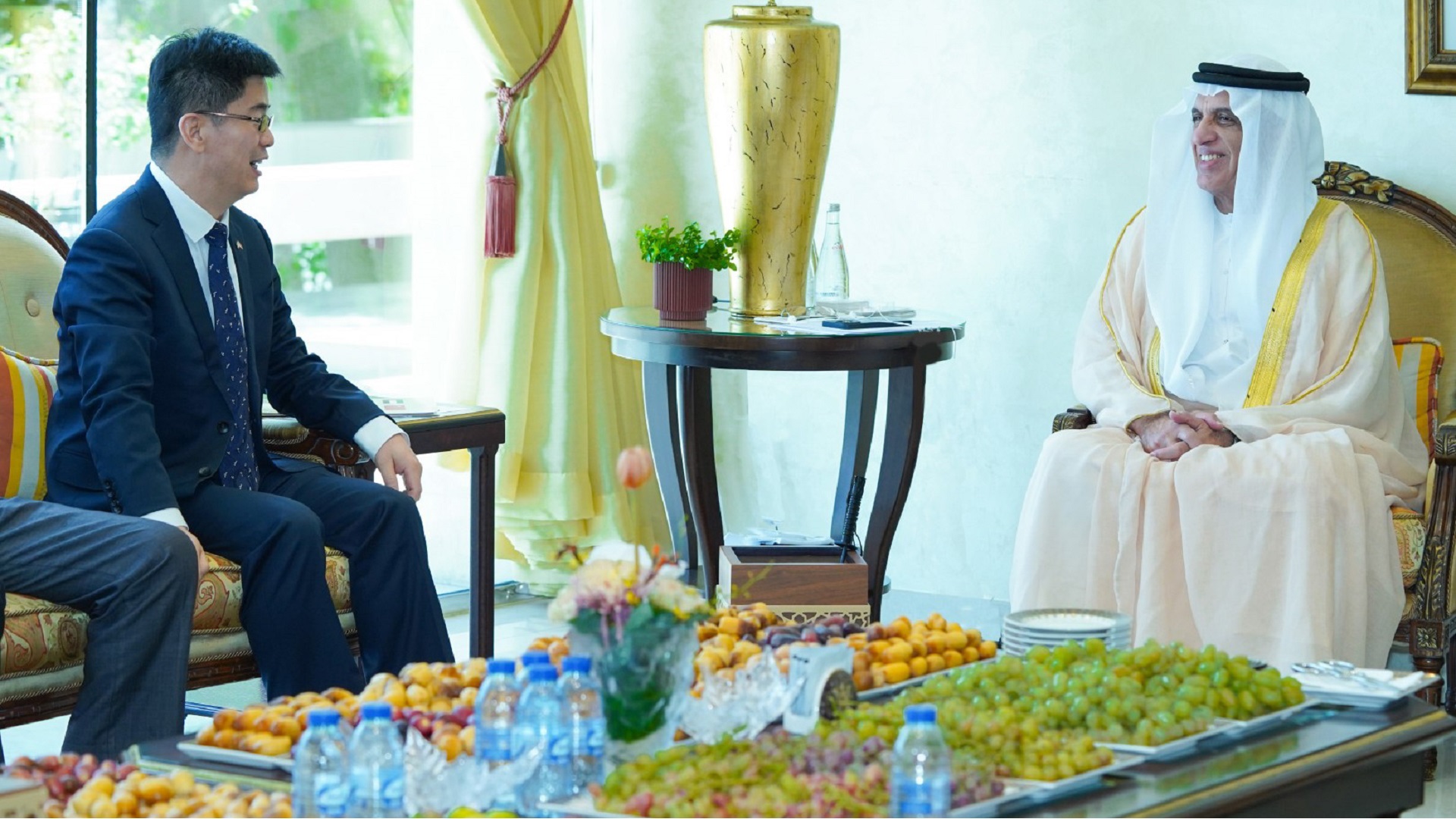 Image for the title: RAK Ruler receives Chinese Consul-General 