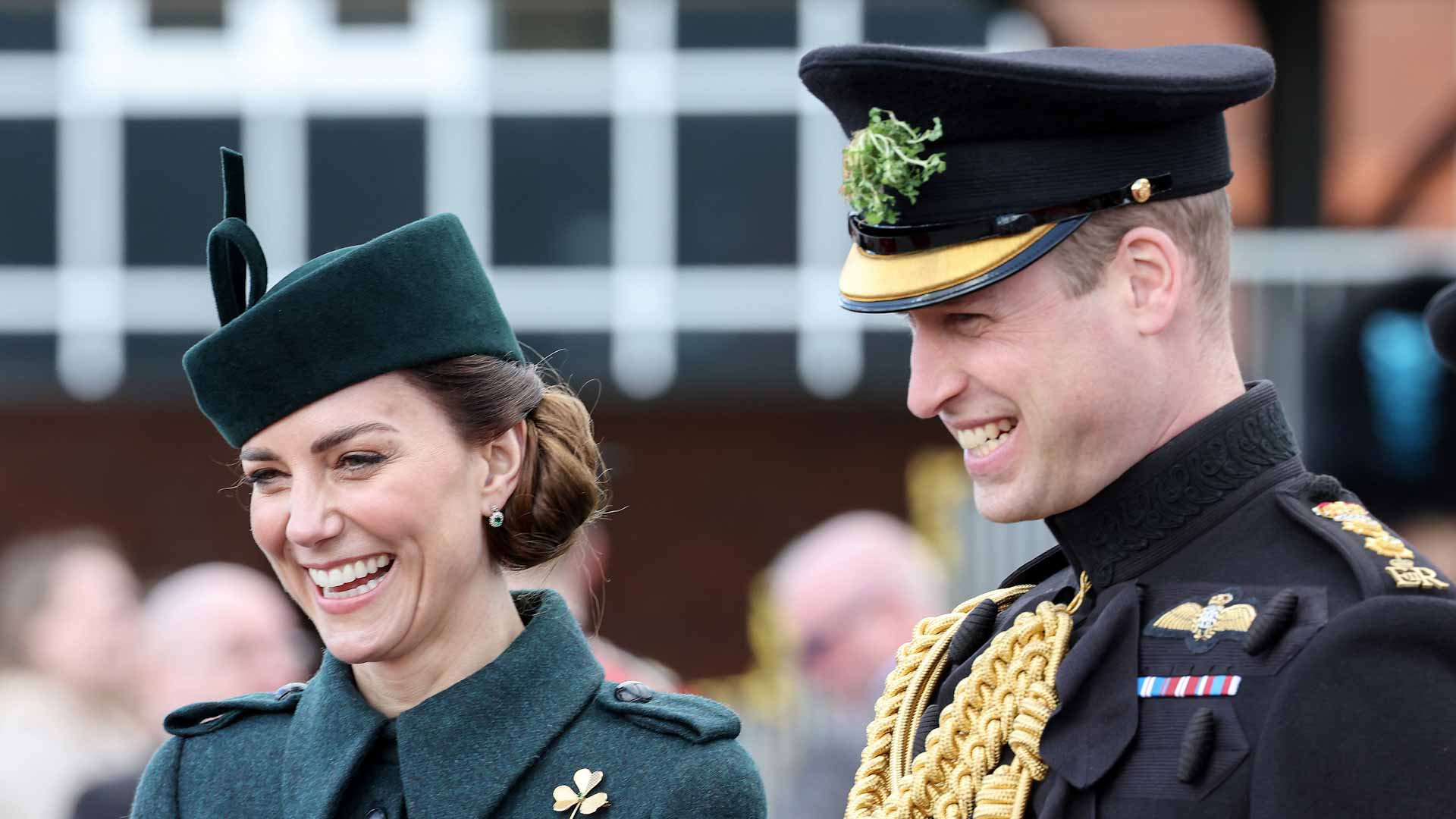 Image for the title: William and Kate quit London for Windsor 