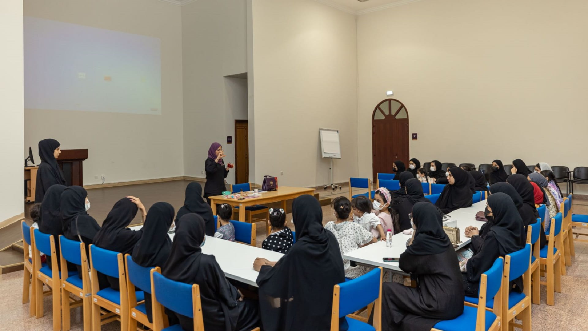صورة بعنوان: مكتبات الشارقة تنظم 33 فعالية لإثراء معارف أفراد المجتمع في أغسطس 