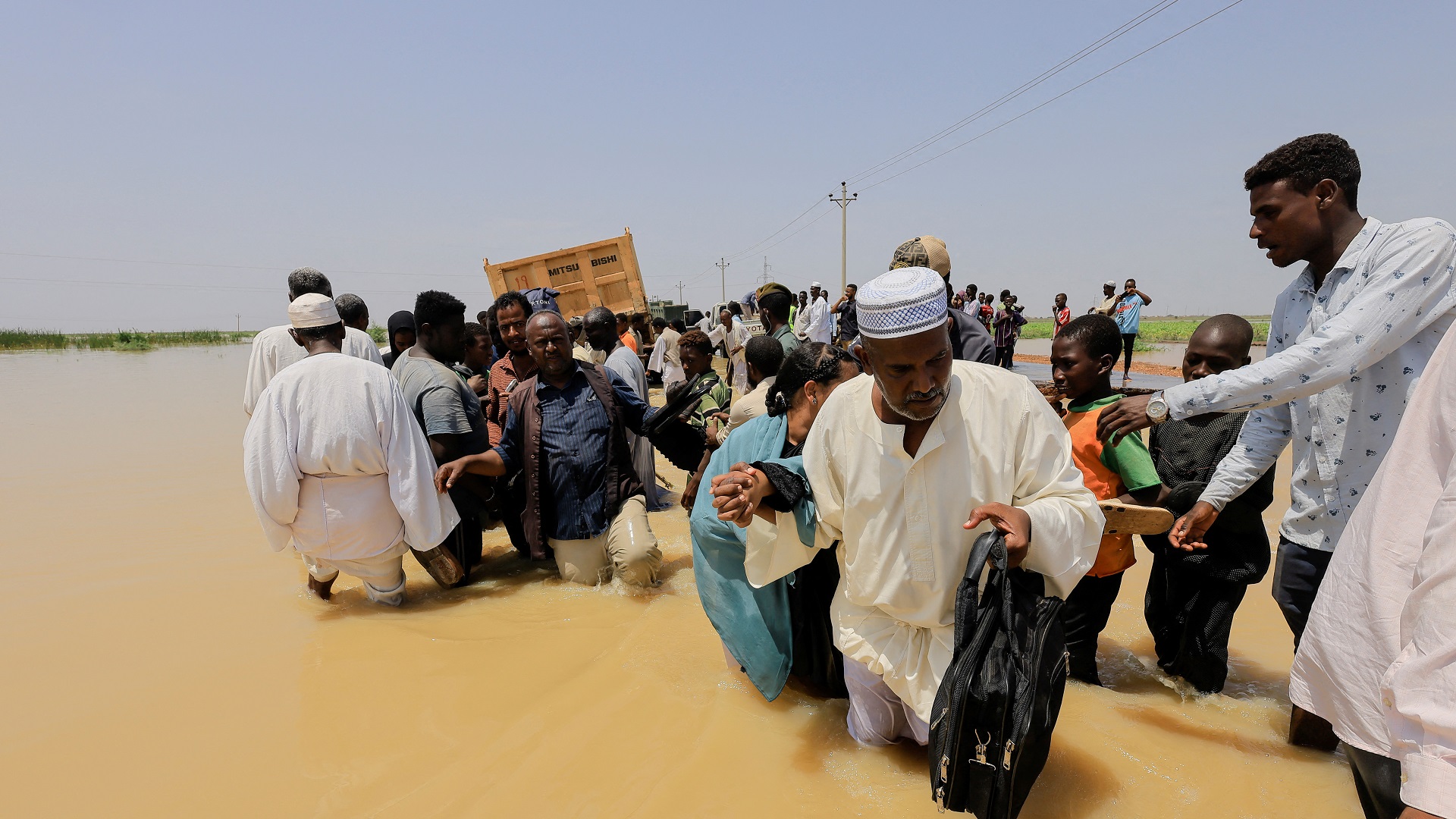 صورة بعنوان: السيول تجتاح المناطق الريفية جنوبي العاصمة السودانية 