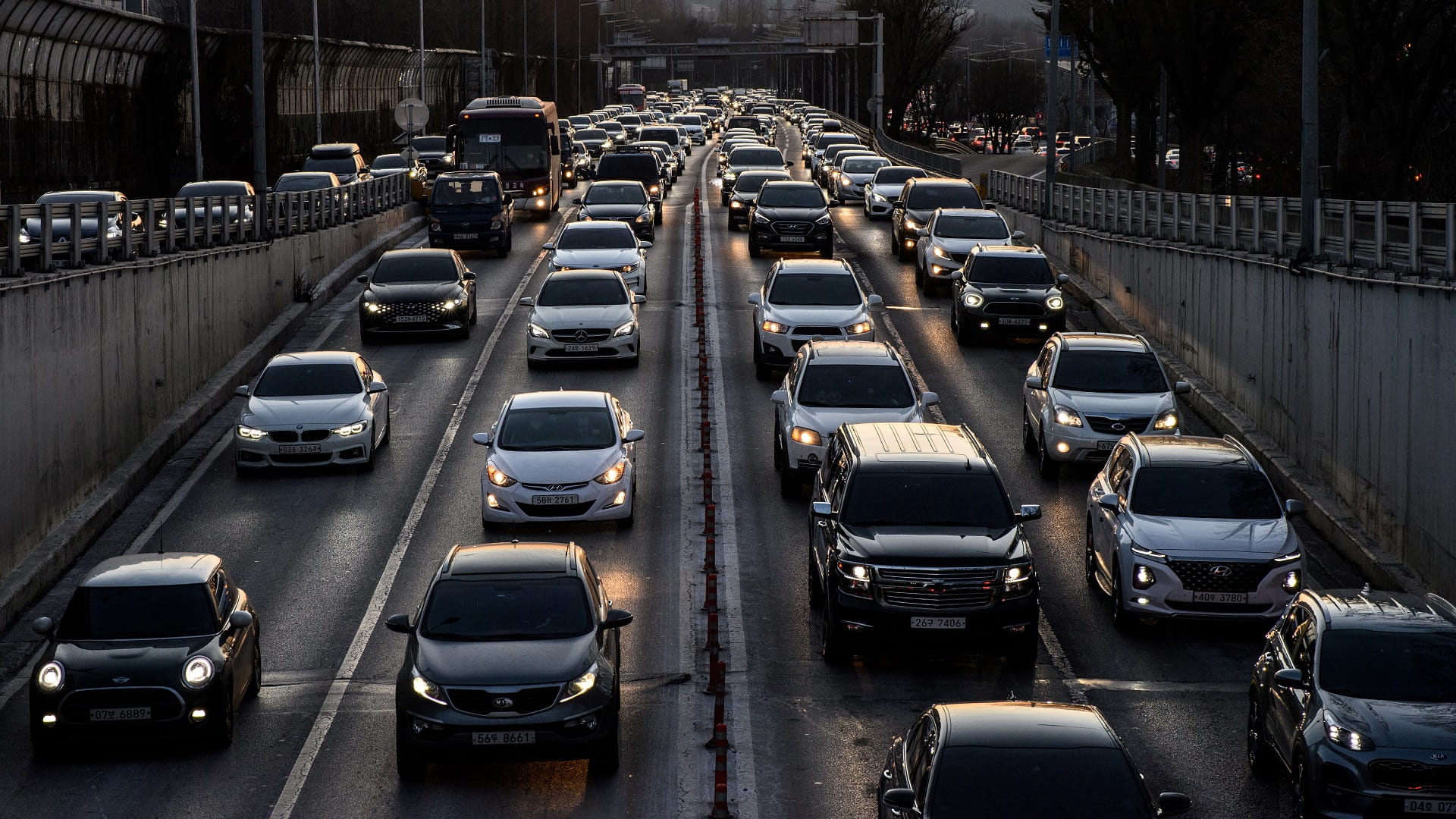 صورة بعنوان: 6 شركات تستدعي 26 ألف سيارة في كوريا الجنوبية بسبب عيوب بالمكونات 