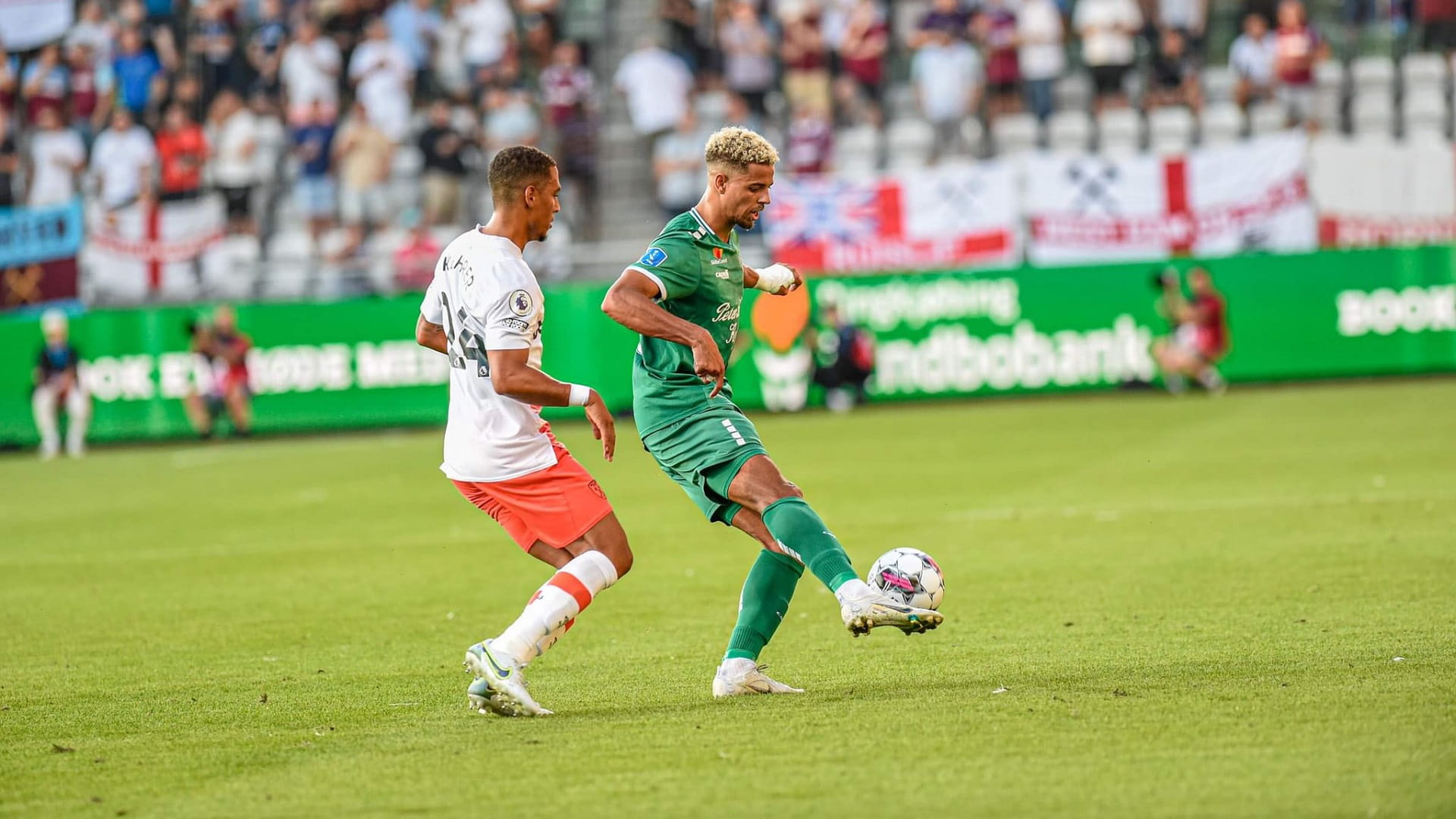 صورة بعنوان: ويستهام الإنجليزي يبلغ دور المجموعات بدوري المؤتمر الأوروبي  