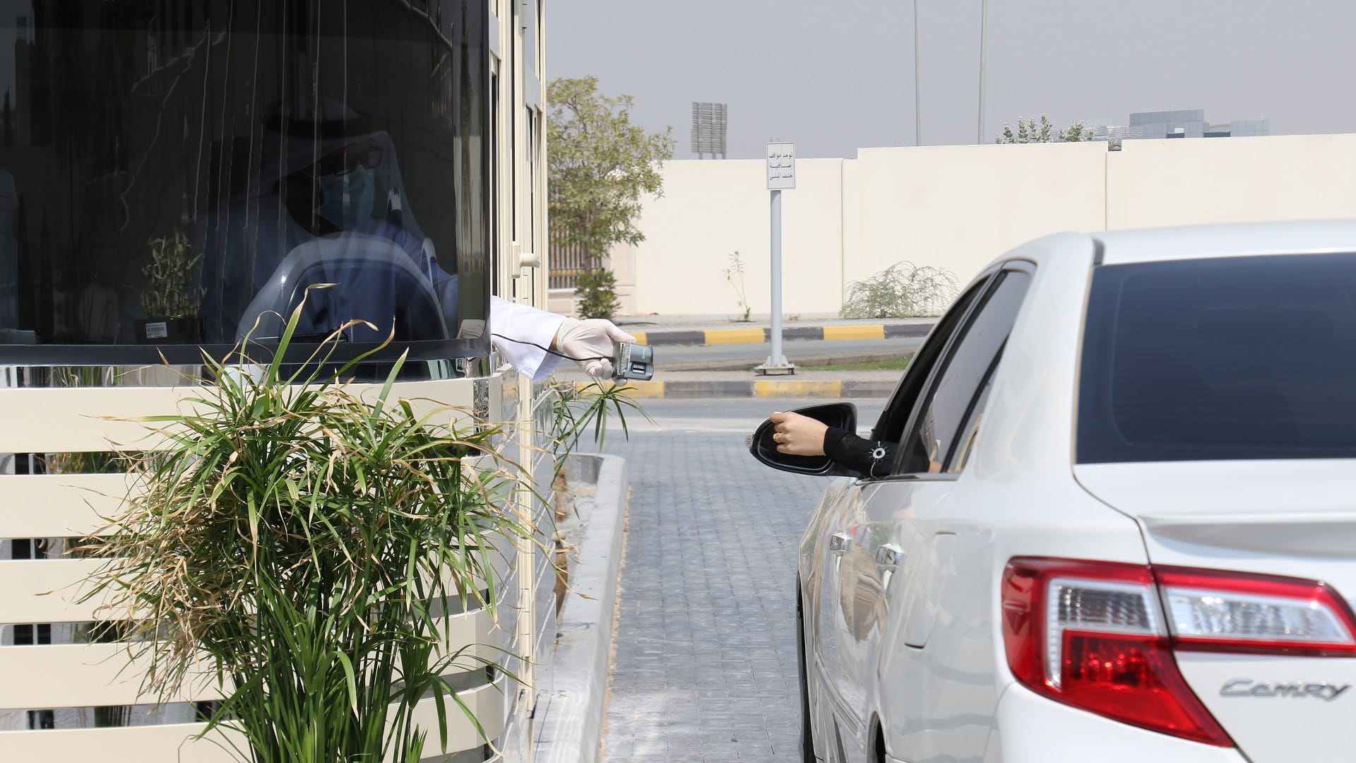 صورة بعنوان: خدمة المركبات بـ "اجتماعية الشارقة" توفر وتسهل طلبات المستفيدين 