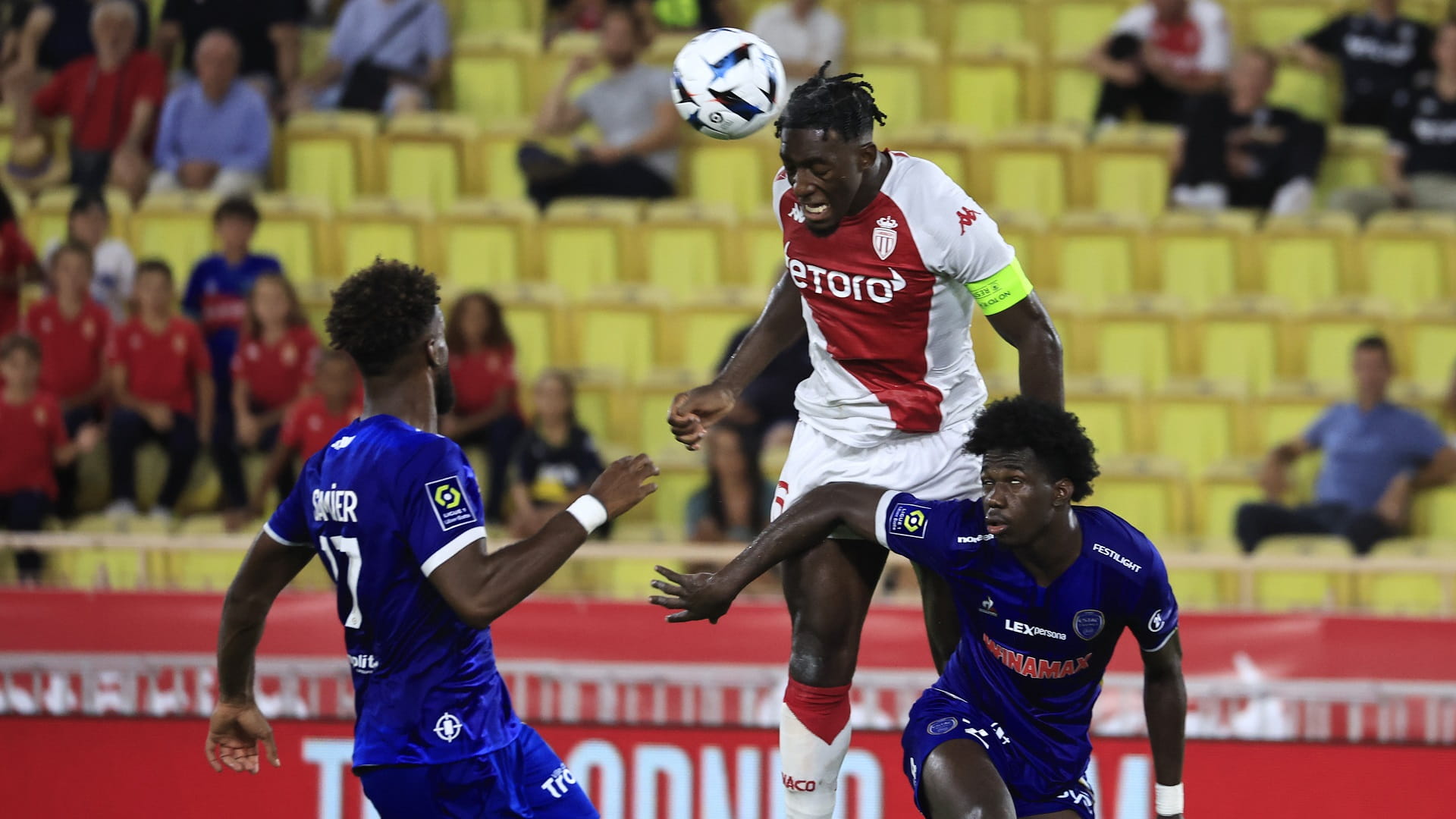 صورة بعنوان: تروا يزيد أوجاع موناكو في الدوري الفرنسي 