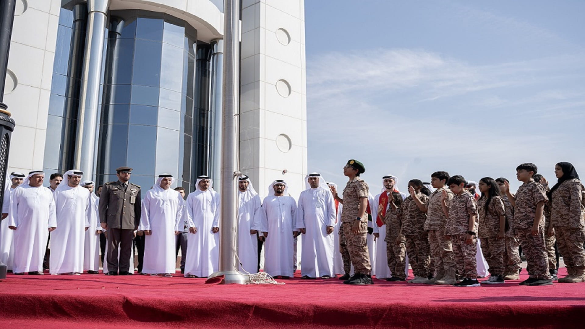 صورة بعنوان: "الطيران المدني" و"مطار الشارقة الدولي" تحتفيان بذكرى يوم الشهيد 
