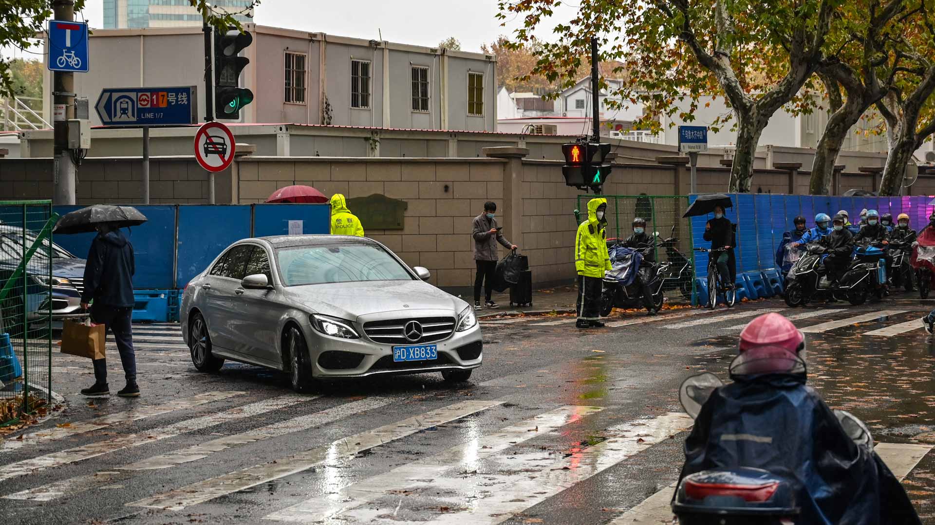 Image for the title: U.S. diplomat says China protests had effect in easing COVID curbs 