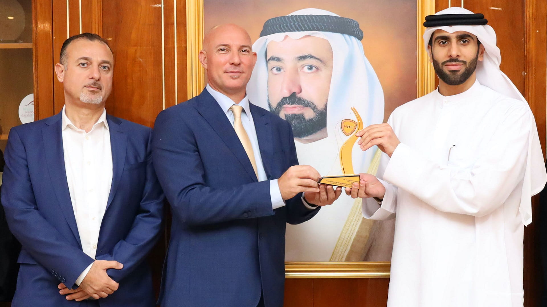 صورة بعنوان: كهرباء الشارقة تفوز بالمستوى الذهبي لجائزة هارفرد للأعمال الدولية 