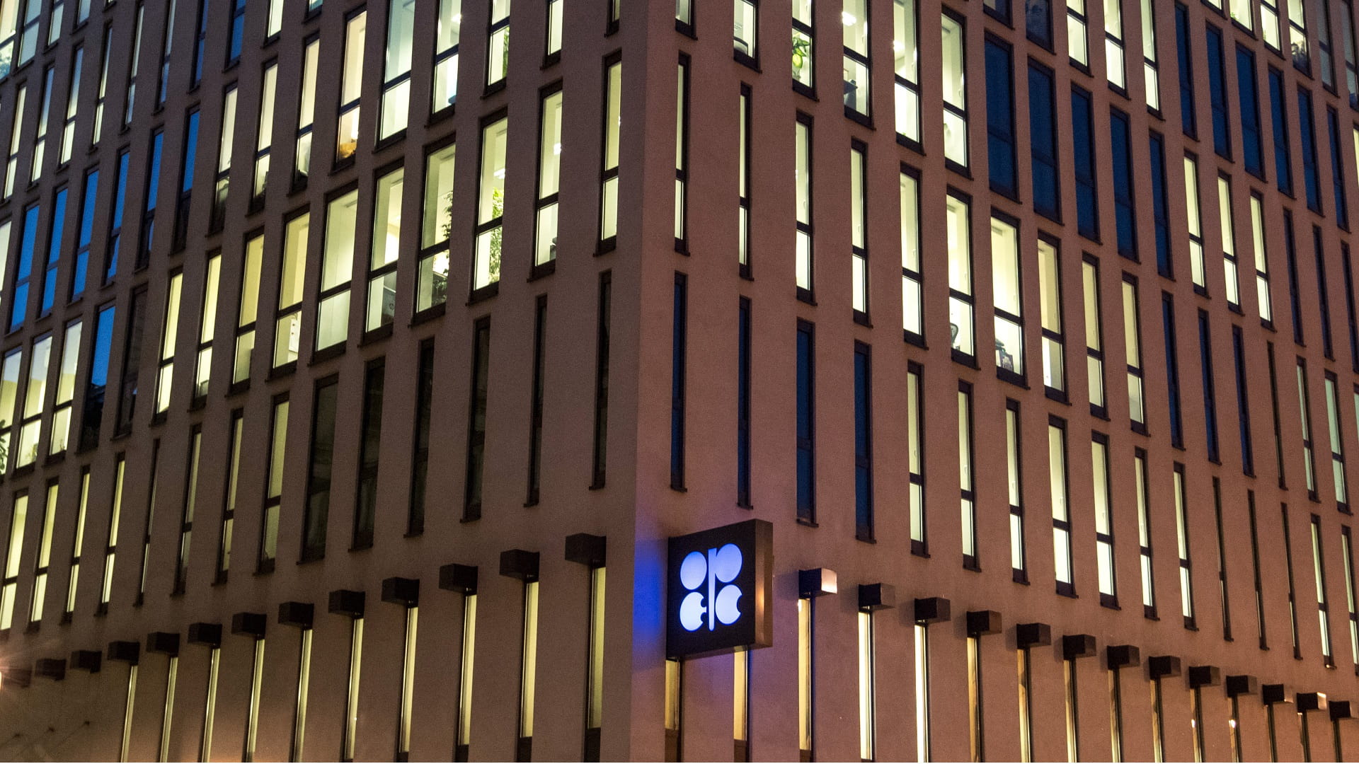 Image for the title: OPEC+ agrees to keep output levels amid uncertainty 