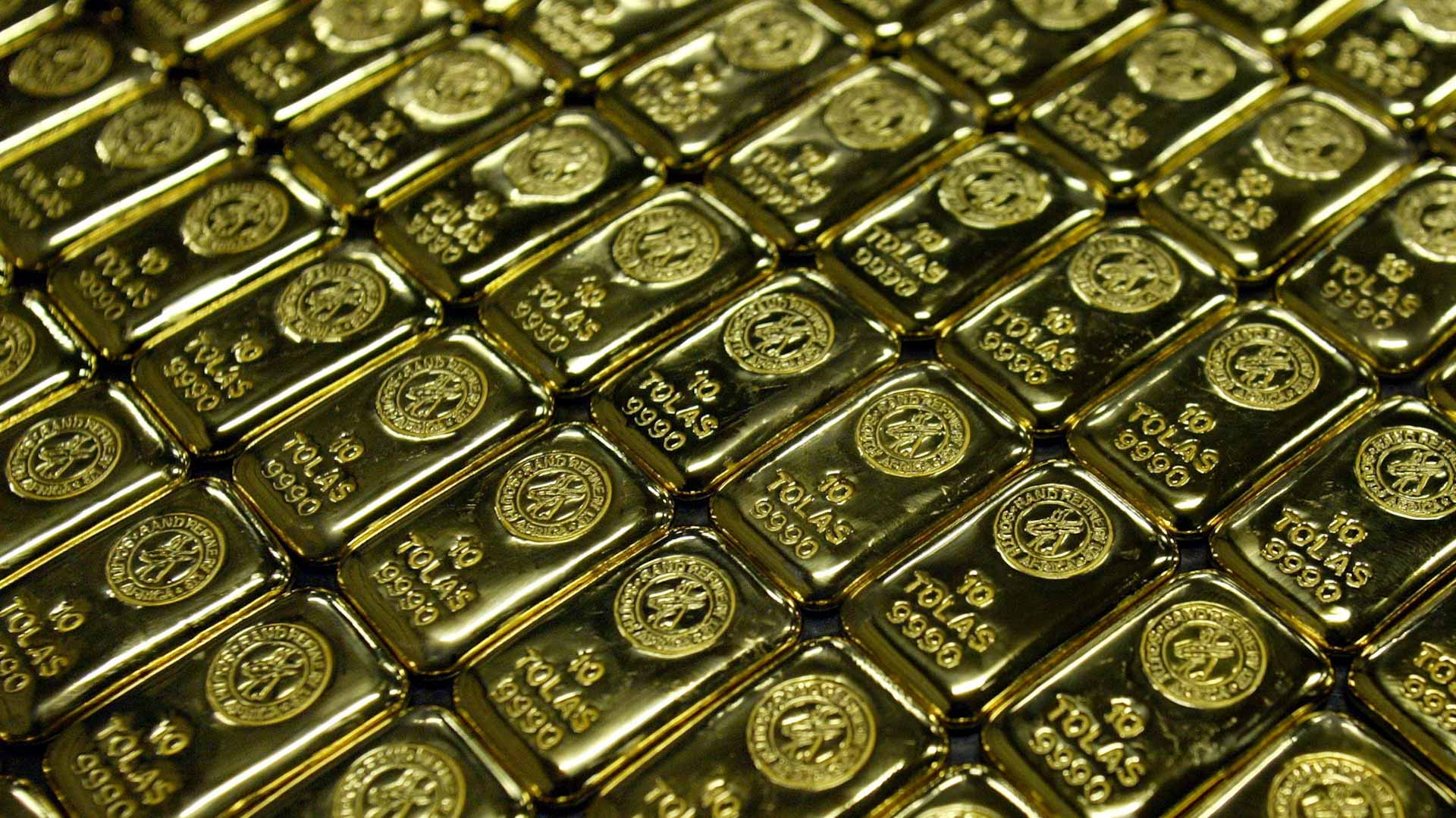 صورة بعنوان: ارتفاع سعر الذهب مع تراجع الدولار وعائدات أذون الخزانة الأميركية 