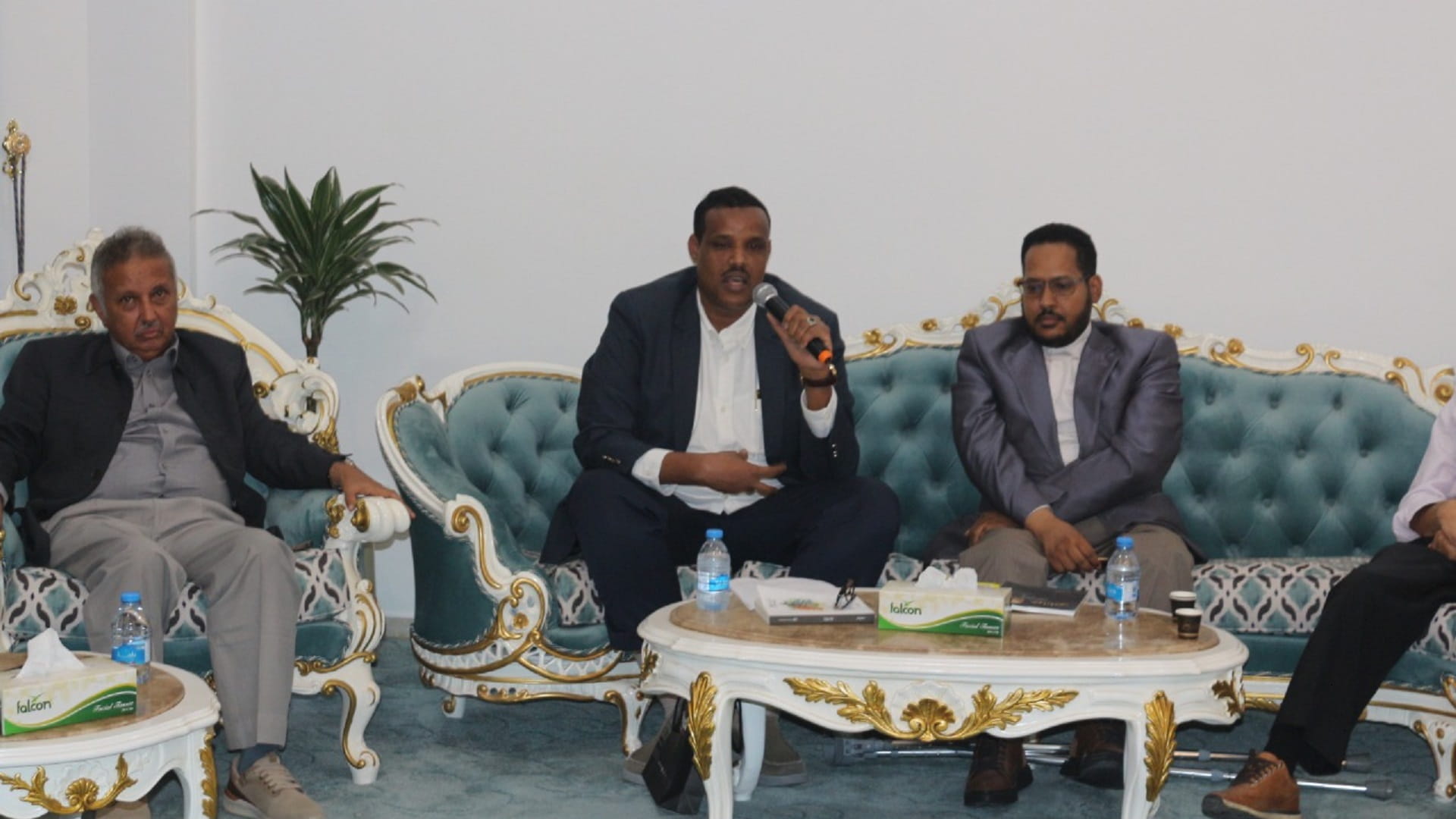 صورة بعنوان: النادي الثقافي العربي ينظم محاضرة حول لغة الضاد وامتداداتها  