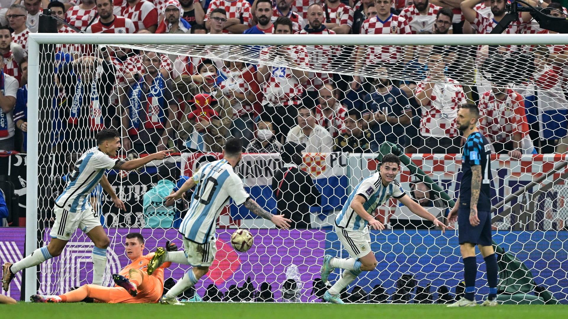 صورة بعنوان: ألفاريز... سلاح منتخب الأرجنتين الجديد في المونديال 