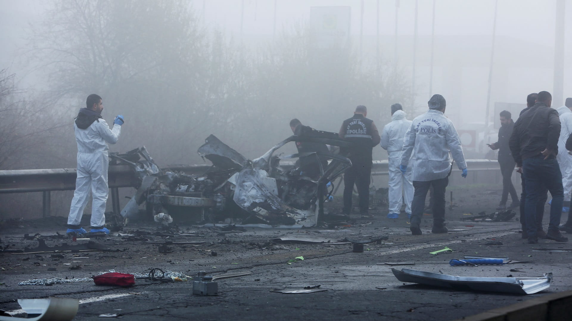 صورة بعنوان: 9 جرحى بانفجار قنبلة استهدفت آلية للشرطة في تركيا 