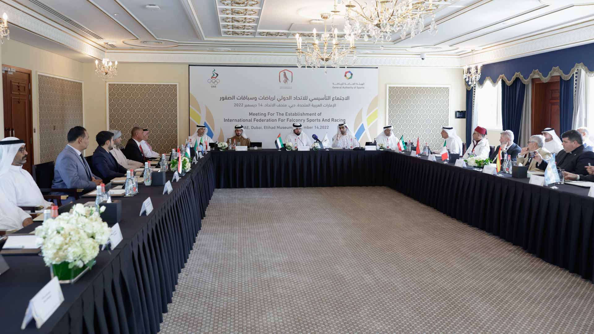 صورة بعنوان: أحمد بن محمد رئيساً للاتحاد الدولي لرياضات وسباقات الصقور  