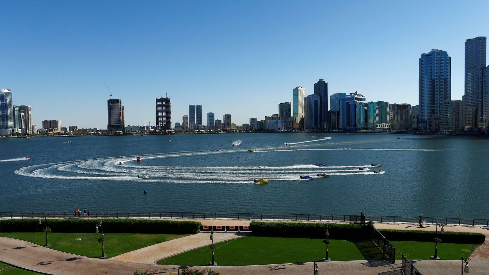 صورة بعنوان: سباق "كسر الكيلو" يدشن غداً "الفورمولا1" في الشارقة 