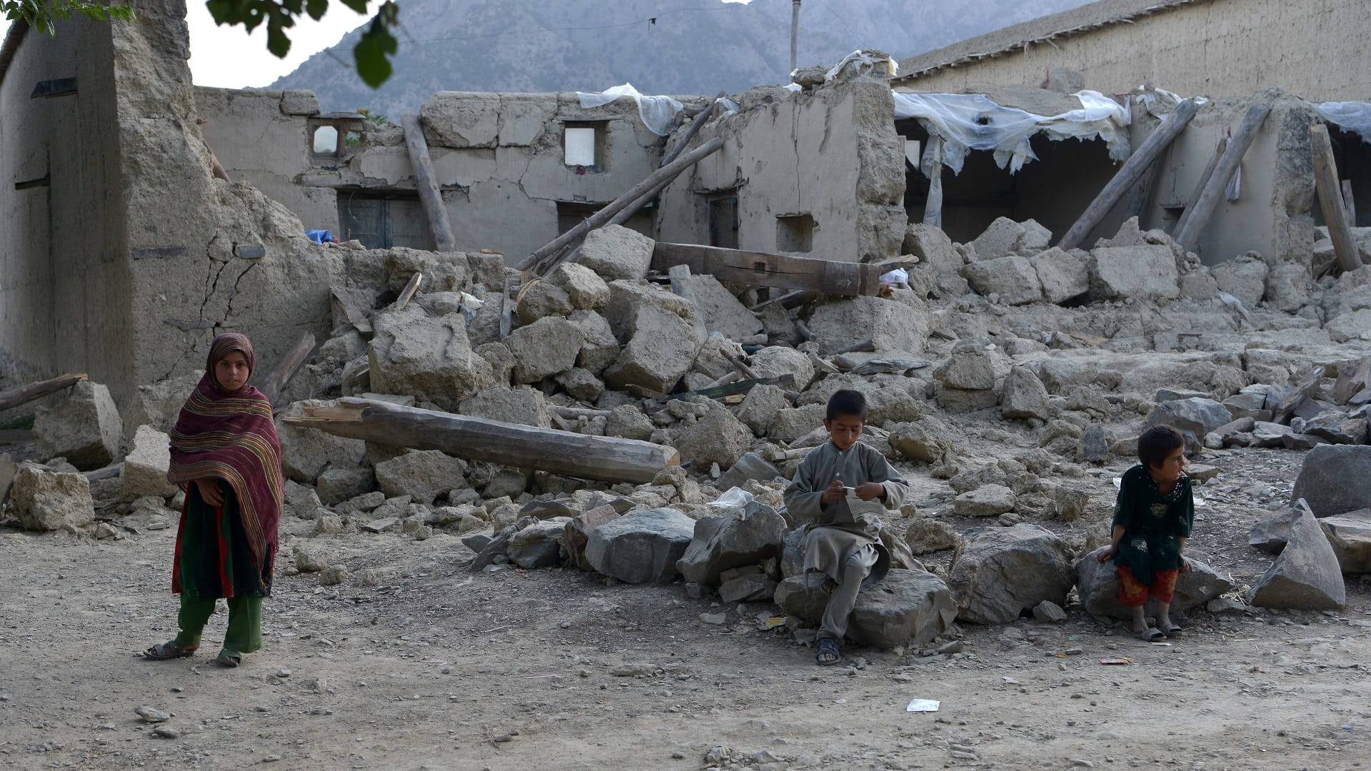 صورة بعنوان: زلزال بقوة 4.3 درجة يهز أفغانستان من دون خسائر فورية 