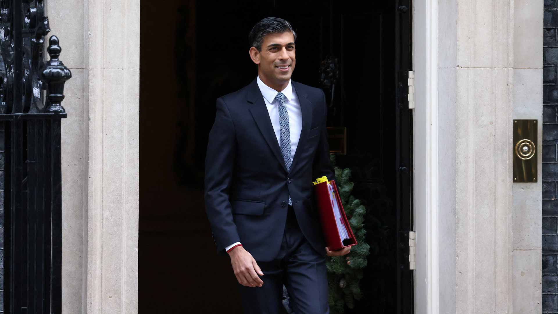 صورة بعنوان: أول ما شطح نطح...سوناك يعتزم فرض قوانين لمكافحة الإضرابات 