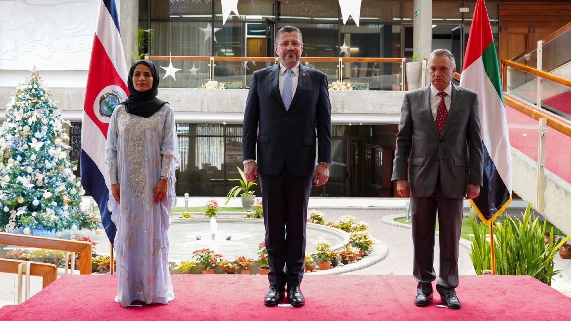 Image for the title: President of Costa Rica receives credentials of UAE Ambassador 