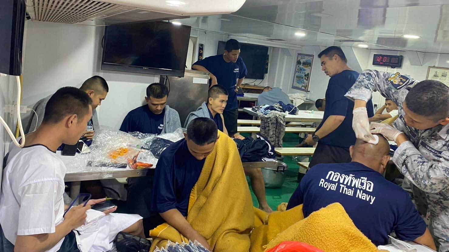 صورة بعنوان: بعد غرق سفينتهم...تايلاند تسابق الزمن للعثور على البحارة المفقودين 