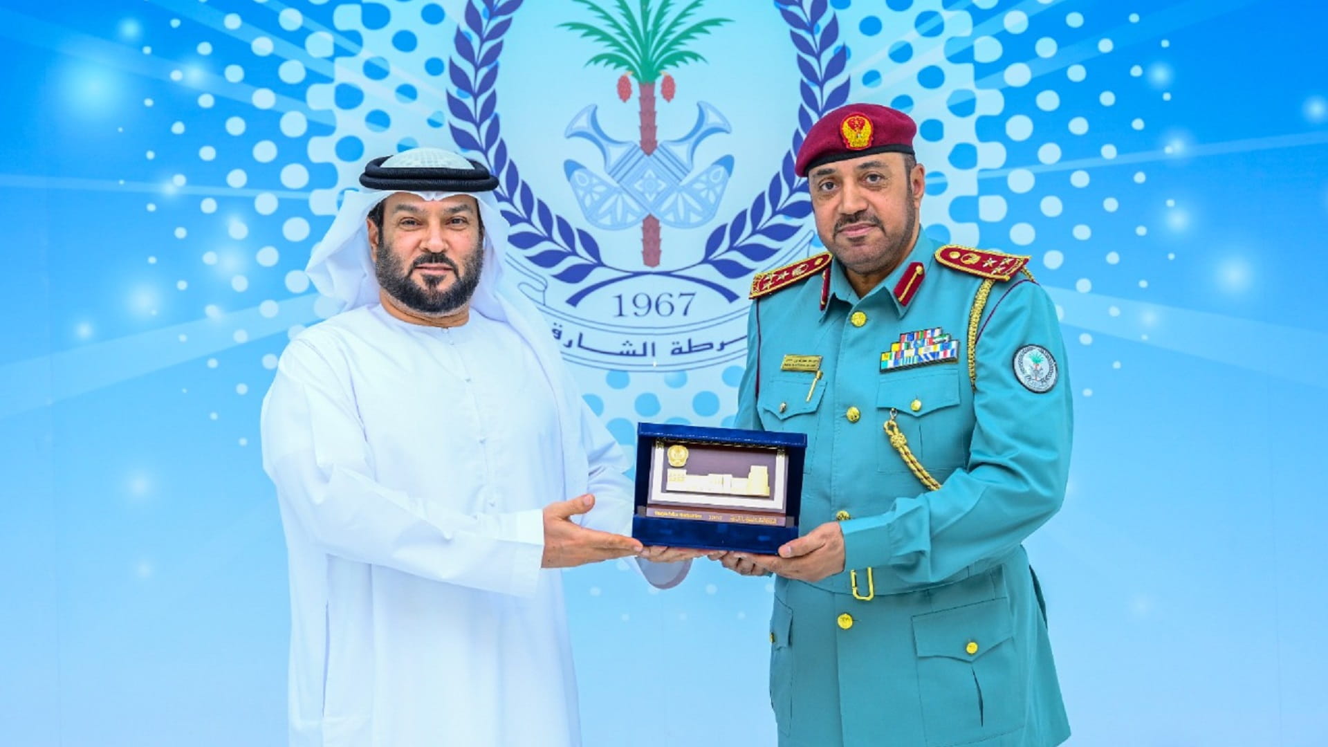 صورة بعنوان: شرطة واقتصادية الشارقة تبحثان تعزيز التنسيق الأمني والتجاري  