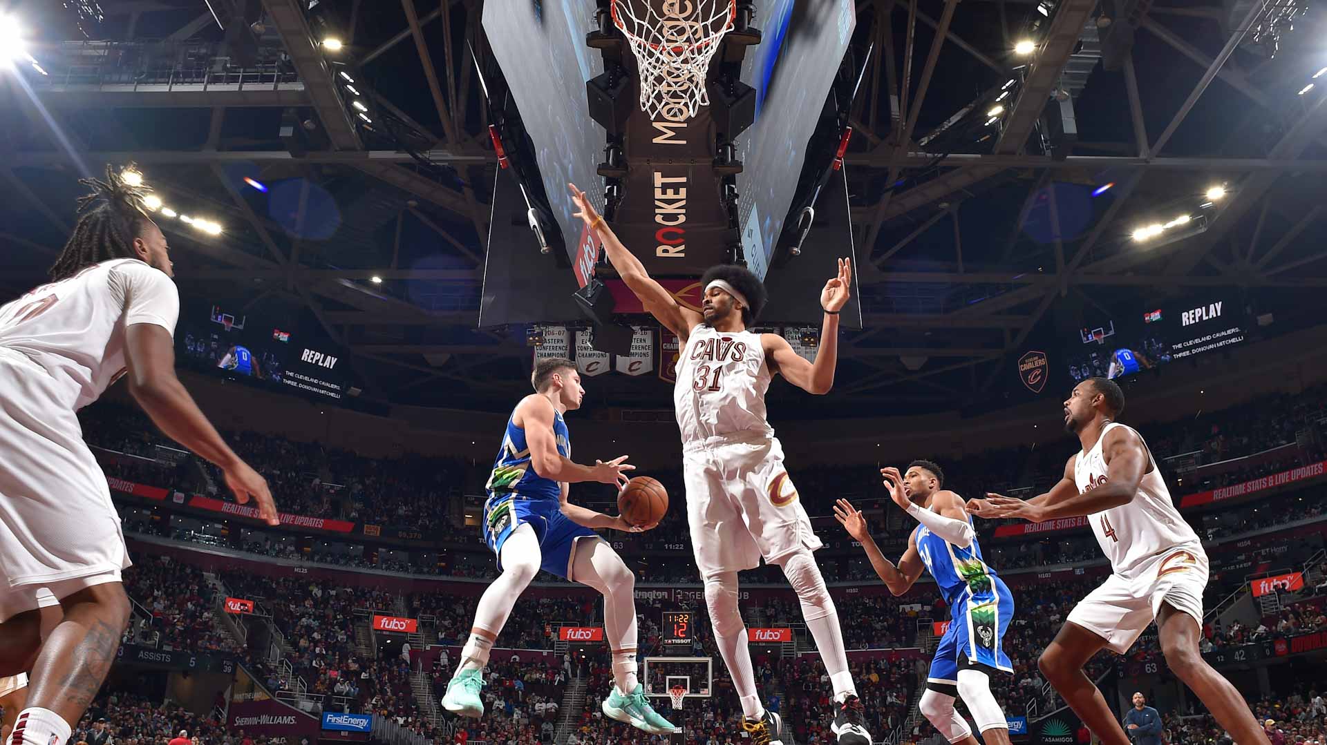 صورة بعنوان: ميلووكي باكس يسقط أمام كليفلاند في السلة الأميركية 