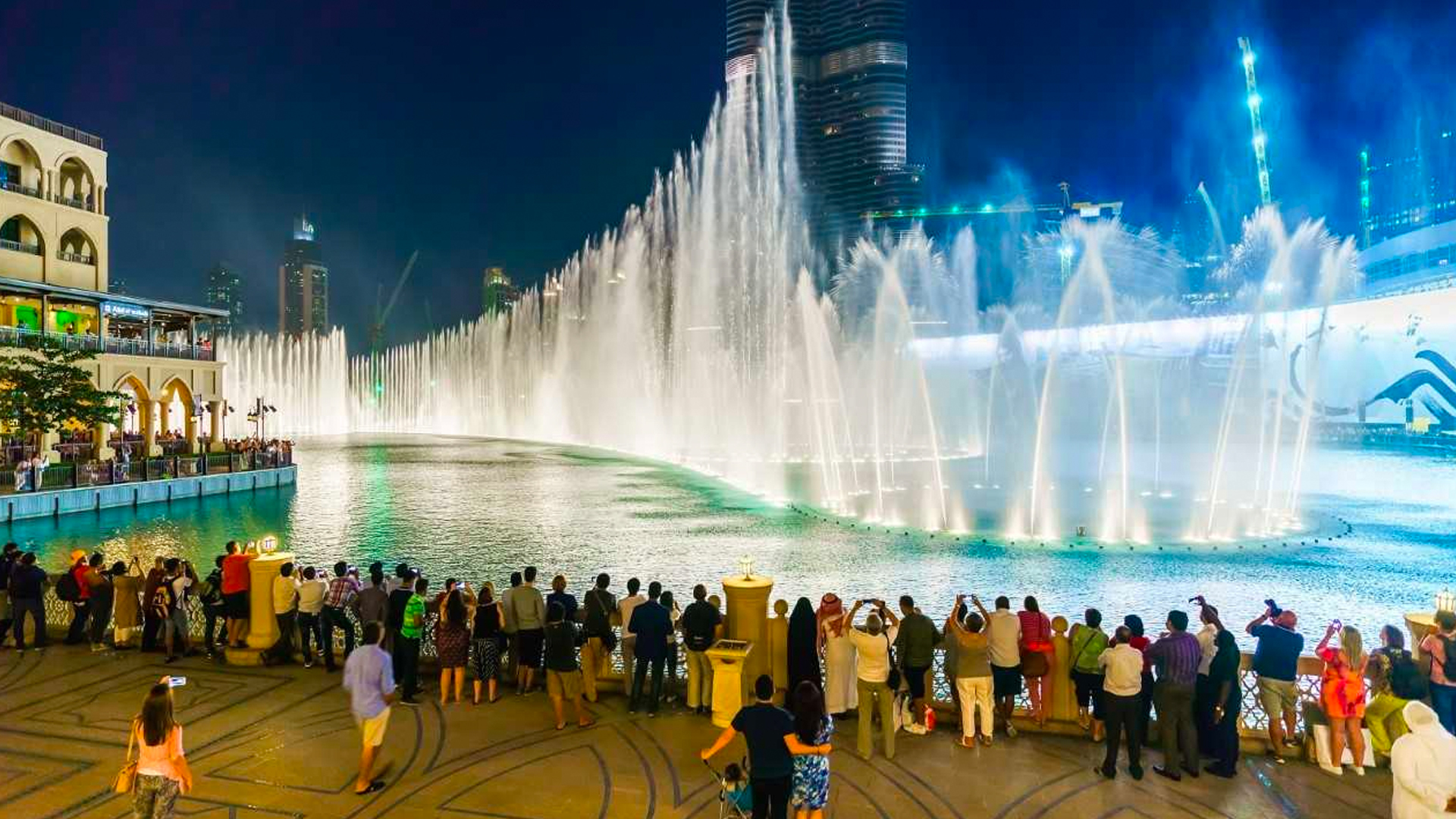 صورة بعنوان: الإمارات وجهة العالم في"رأس السنة" وحجوزات قياسية للفنادق والطيران 