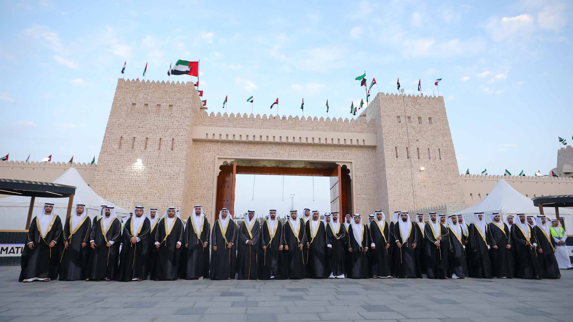 صورة بعنوان: "تنمية المجتمع" تنظم عرساً جماعياً في الوثبة بمشاركة 51 شاباً  