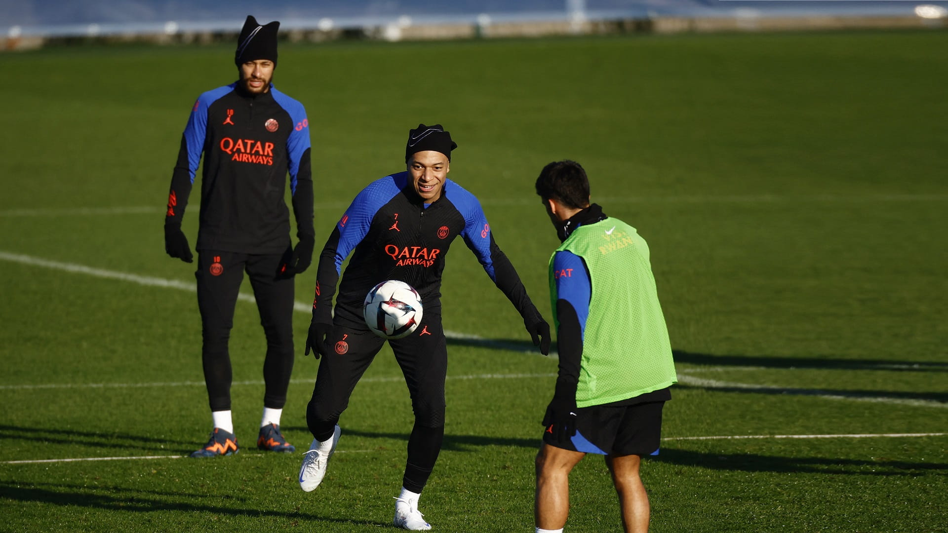 صورة بعنوان: نيمار ومبابي يقودان كتيبة سان جيرمان أمام ستراسبورغ 