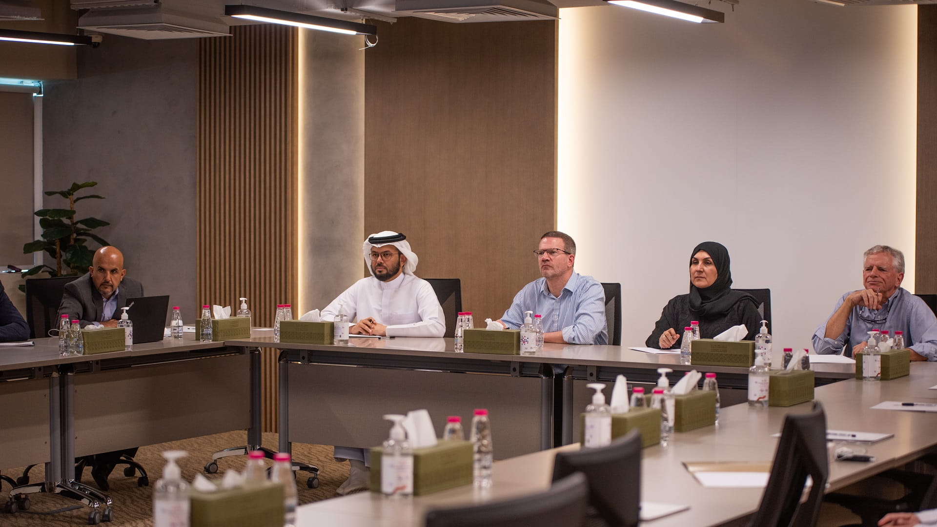 صورة بعنوان: دائرة الزراعة في الشارقة تبحث التعاون مع وفد كلية بريستول البيطرية 