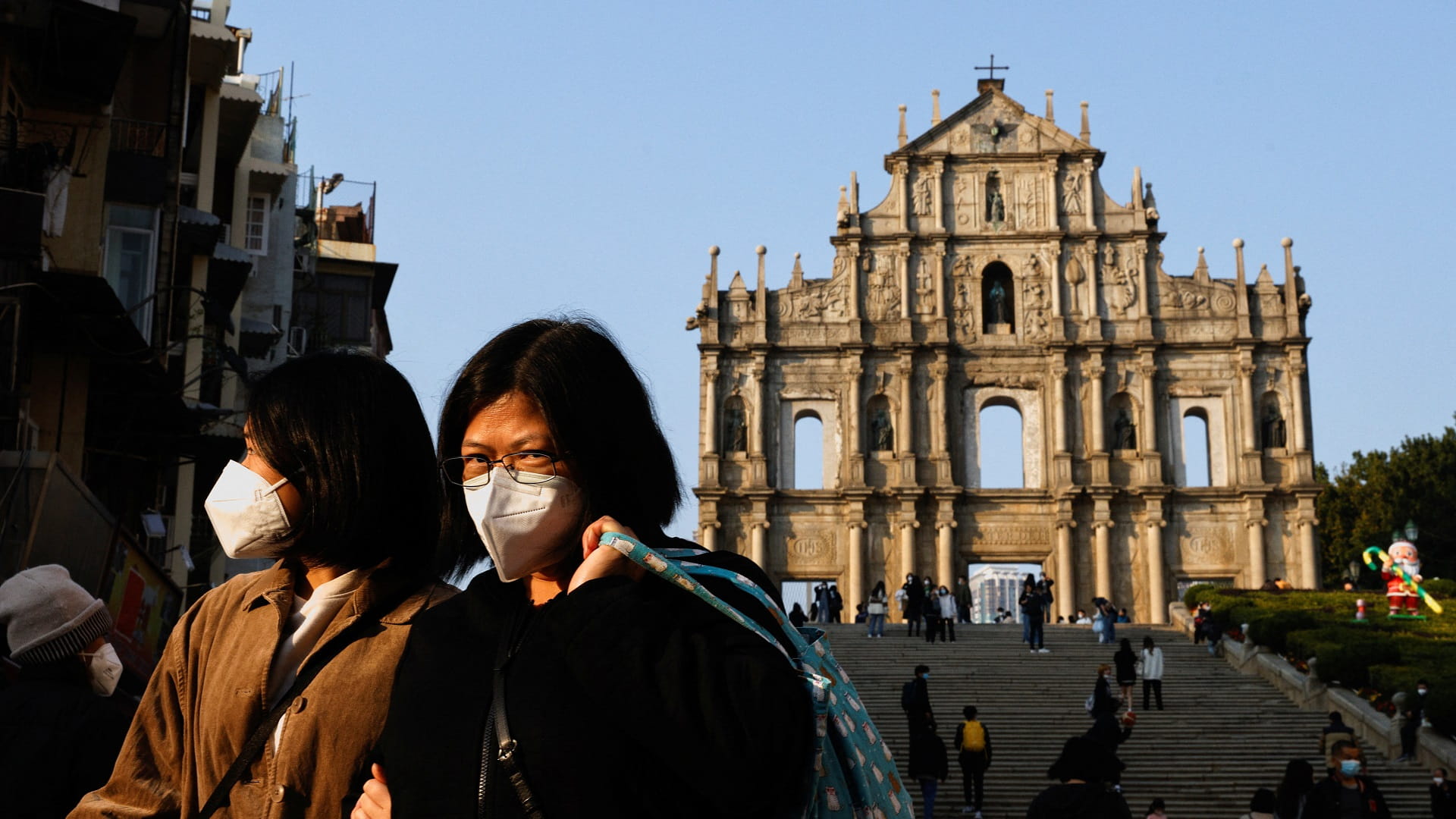 صورة بعنوان: بريطانيا تفرض اختبارات كوفيد على القادمين من الصين 