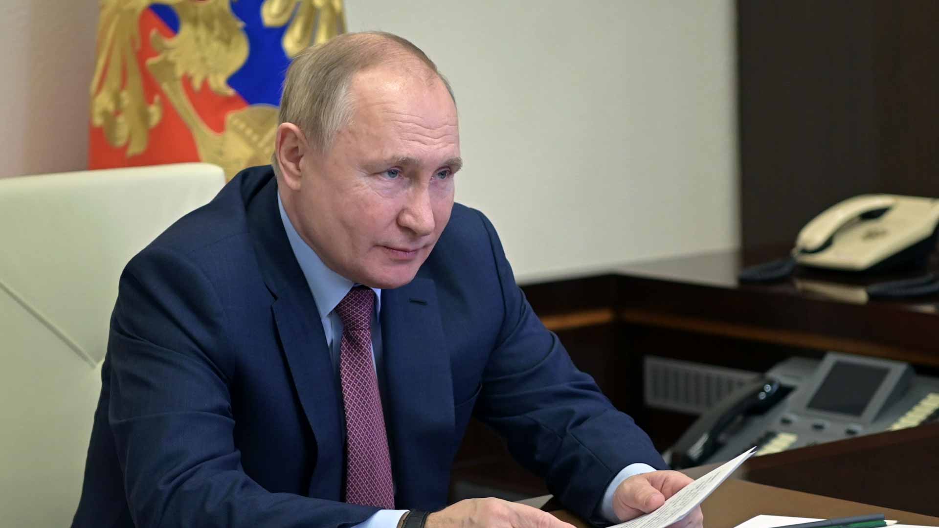 صورة بعنوان: بوتين يبلغ جونسون أن الحلف الأطلسي يرفض تبديد القلق الروسي 