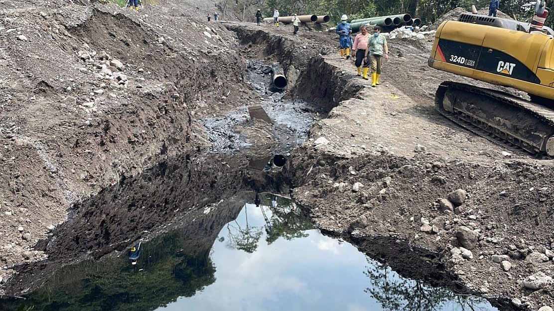 Image for the title: Amazon oil spill in Ecuador was 6,300 barrels 