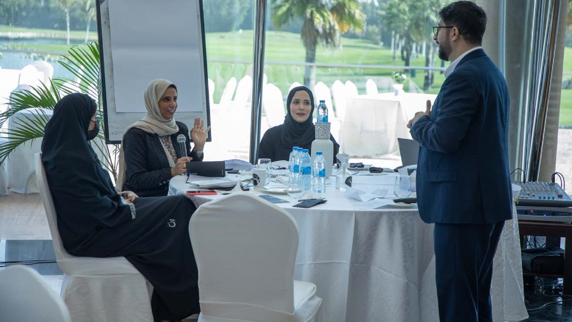 صورة بعنوان: "إعلامي حكومة الشارقة" ينظم ورشة حول مؤشرات أداء التواصل الفعال 