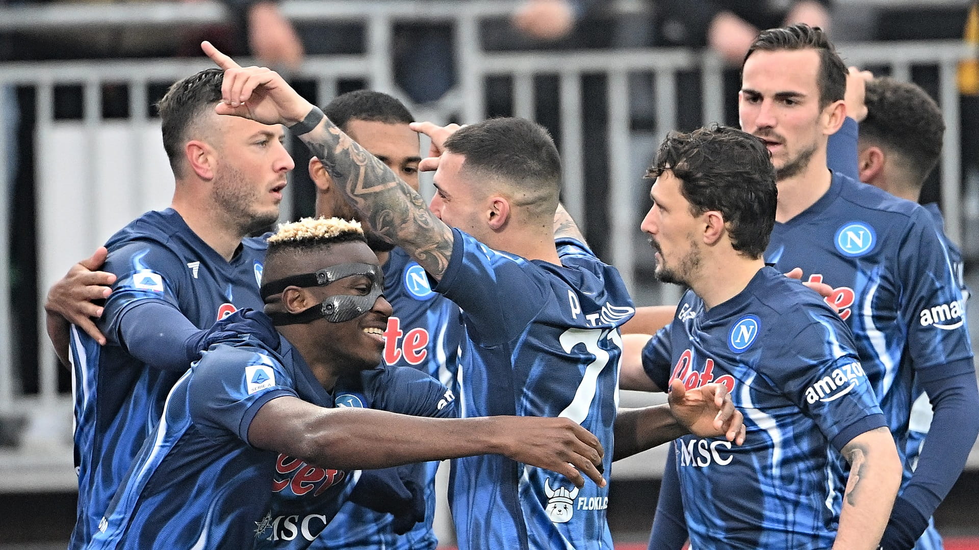 صورة بعنوان: نابولي يصعد للمركز الثاني في الدوري الإيطالي لكرة القدم 