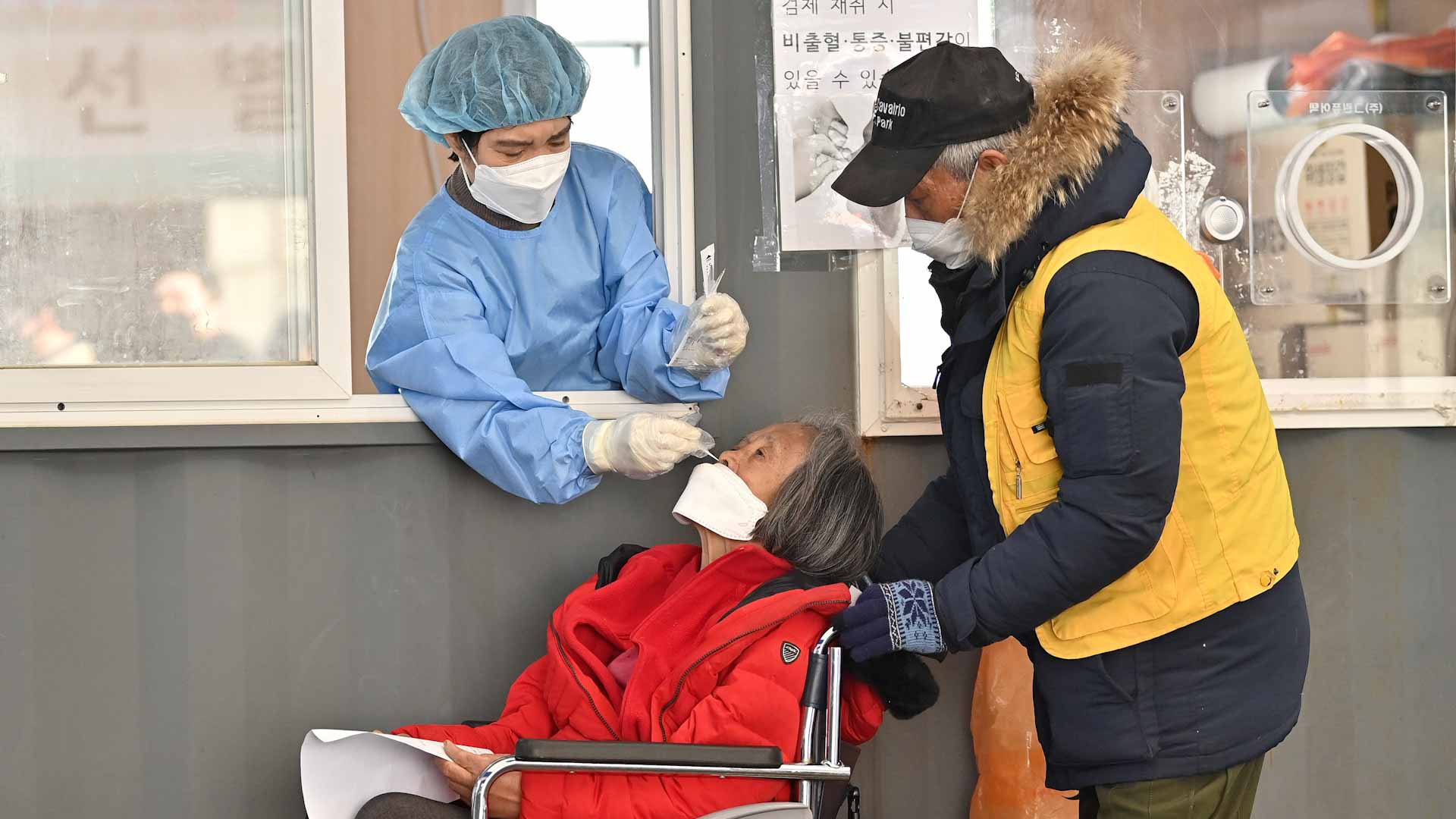 Image for the title: S.Korea surpasses 1 million total COVID cases with daily record 