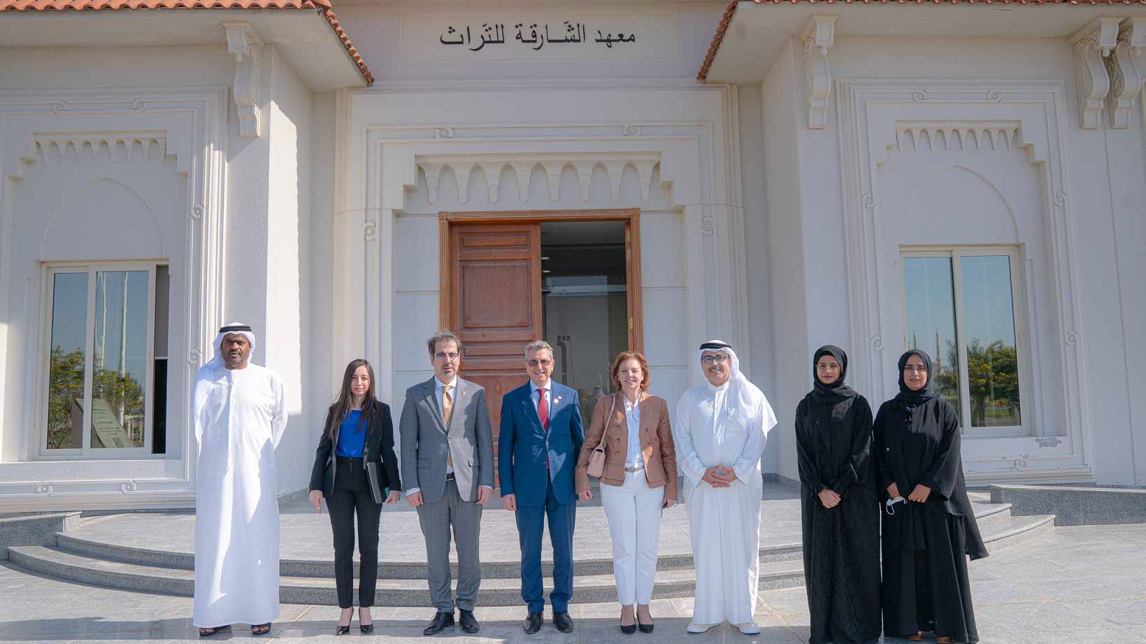 صورة بعنوان: معهد الشارقة للتراث يبحث تعزيز التعاون مع وزارة الثقافة السورية 