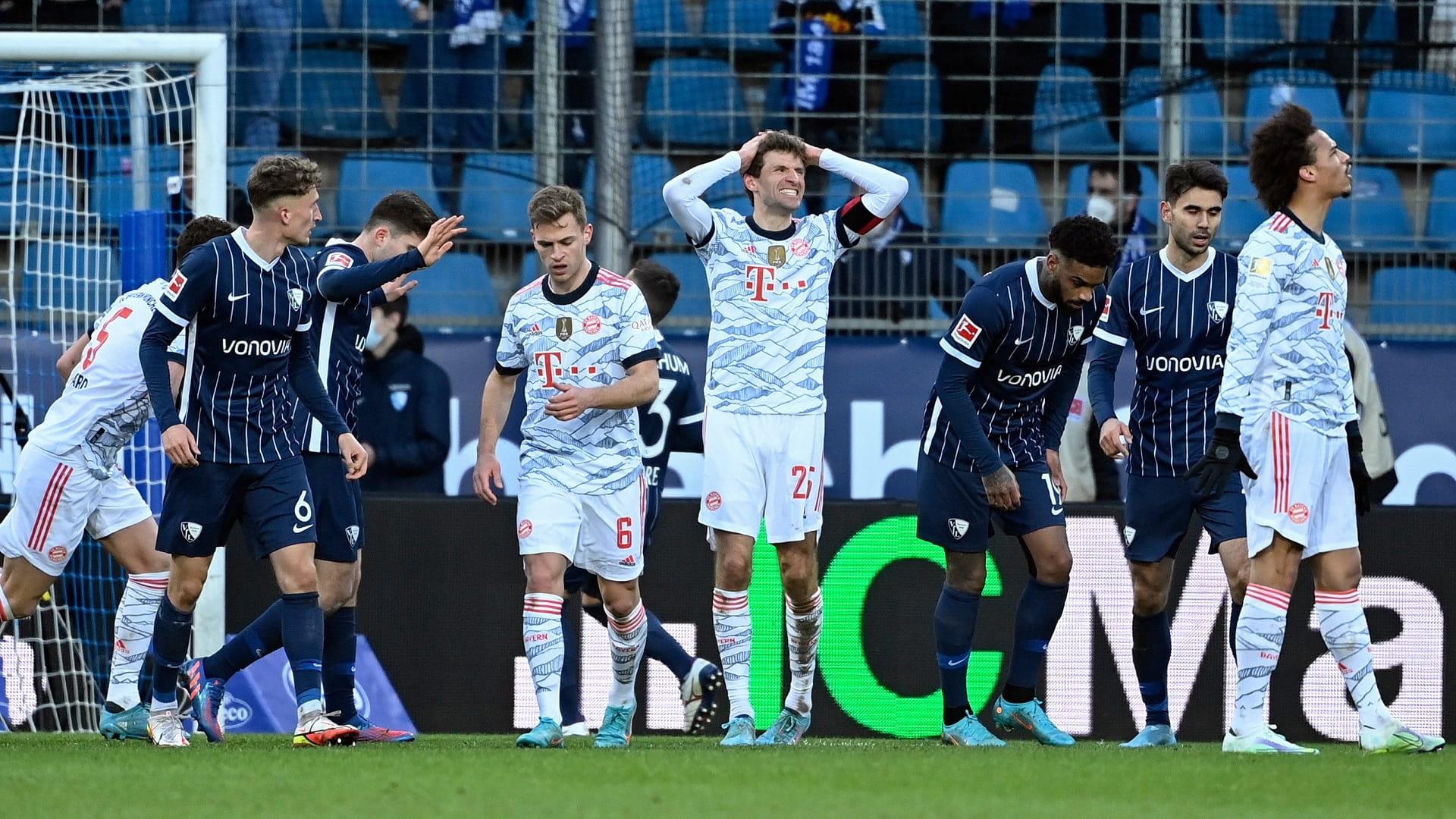 صورة بعنوان: بوخوم يمزق شباك بايرن ميونخ في الدوري الألماني 