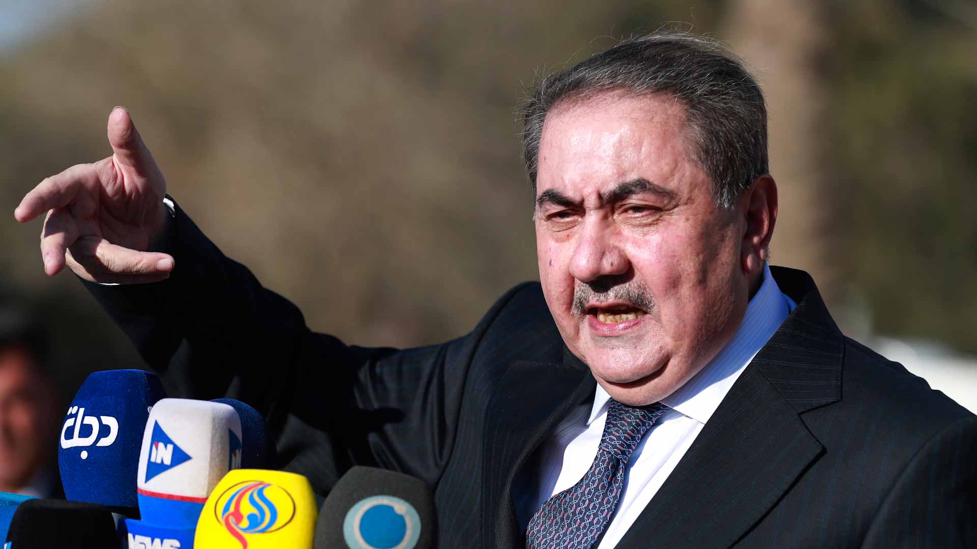 Image for the title: Iraq supreme court rules Zebari out of presidential race 