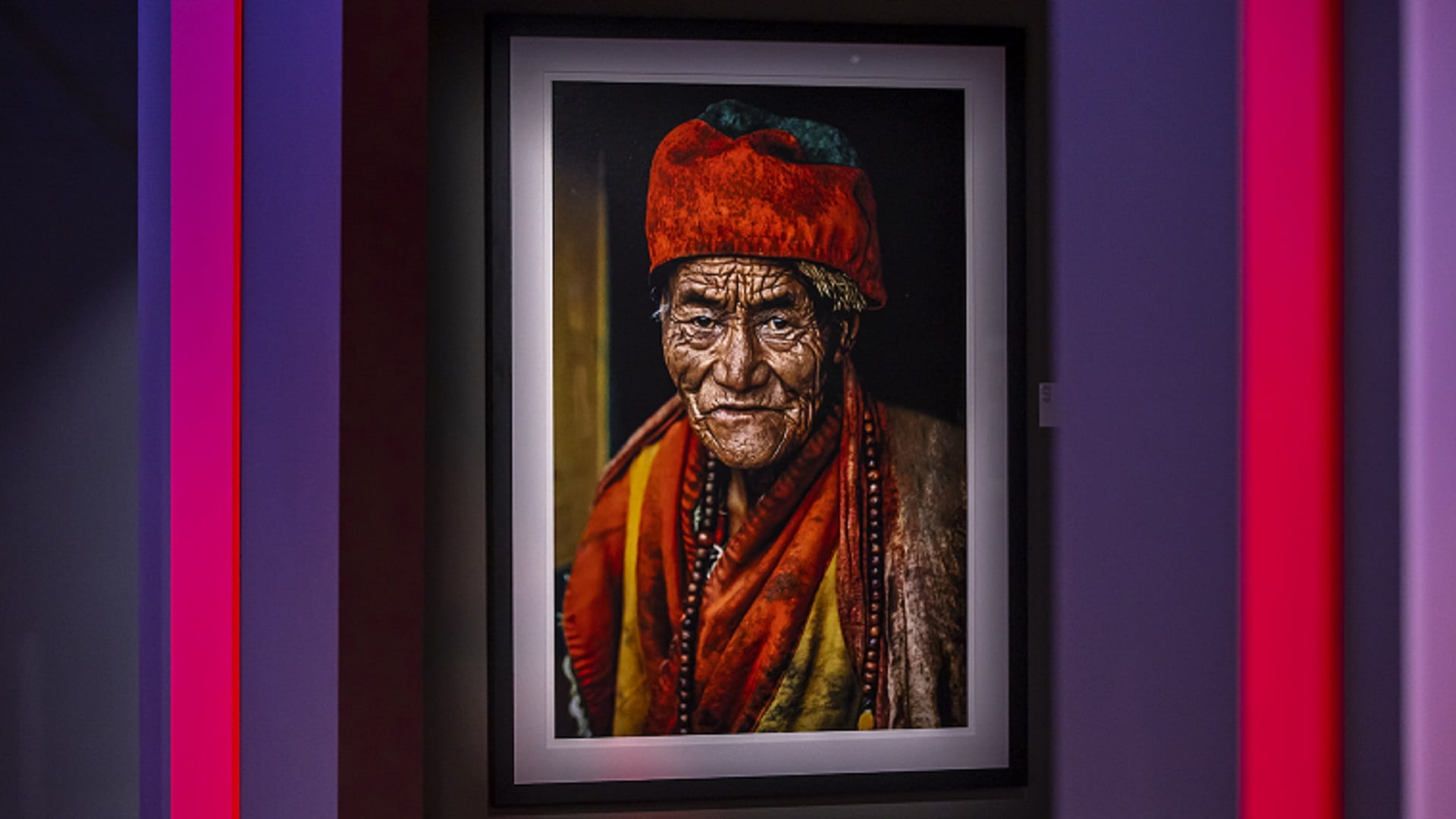 صورة بعنوان: "اكسبوجر" يعلن عن بيع 167 صورة من معارضه الفردية والجماعية  